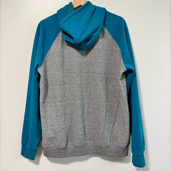 Quiksilver Men’s Raglan Sleeve Hoodie in Teal & Gray - Size Medium - Picture 9 of 16